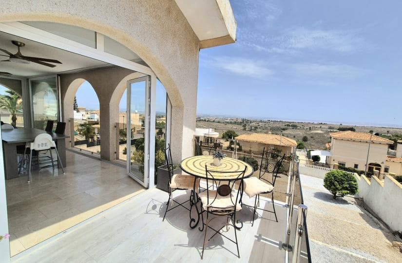 5 sovrum Villa till salu i San Miguel de Salinas med garage - 599 999 € (Ref: 9420427)