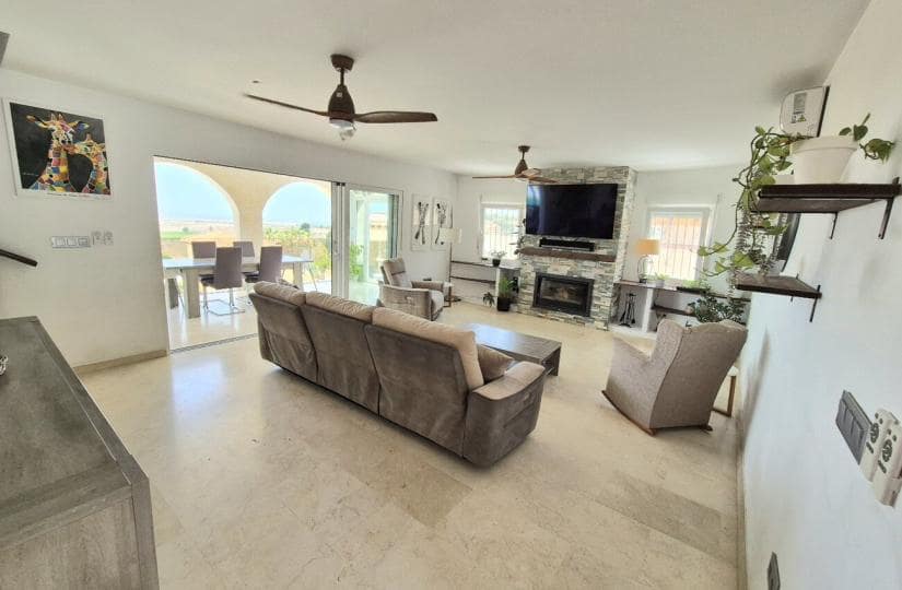 5 sovrum Villa till salu i San Miguel de Salinas med garage - 599 999 € (Ref: 9420427)