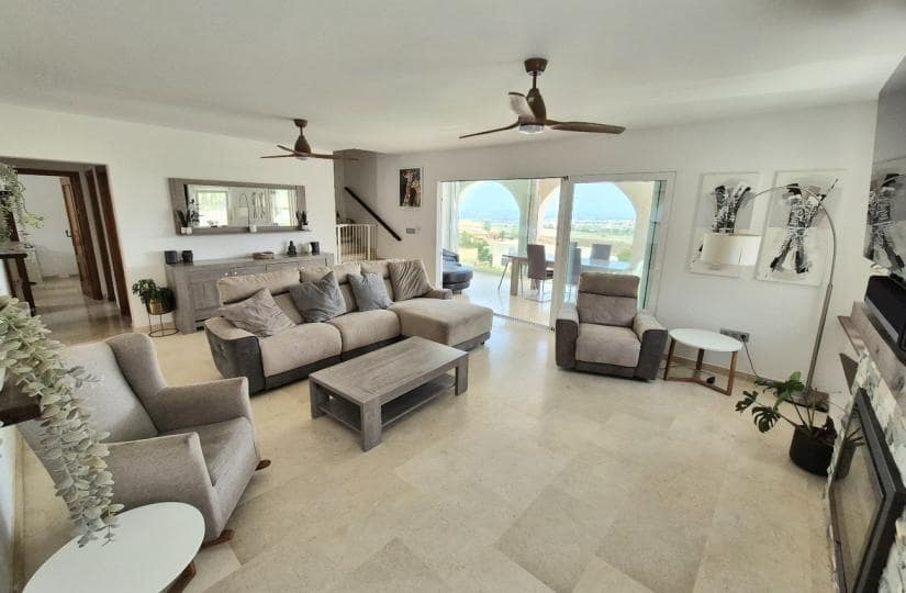 5 sovrum Villa till salu i San Miguel de Salinas med garage - 599 999 € (Ref: 9420427)