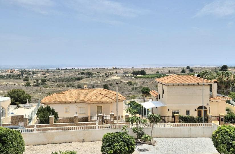 5 sovrum Villa till salu i San Miguel de Salinas med garage - 599 999 € (Ref: 9420427)