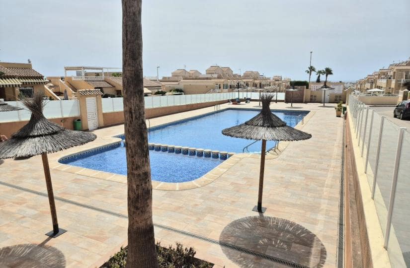 2 soveværelse Lejlighed til salg i Orihuela Costa med swimmingpool - € 144.950 (Ref: 9420428)