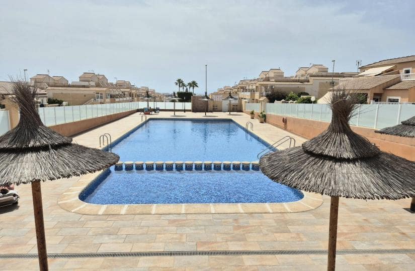 2 soveværelse Lejlighed til salg i Orihuela Costa med swimmingpool - € 144.950 (Ref: 9420428)