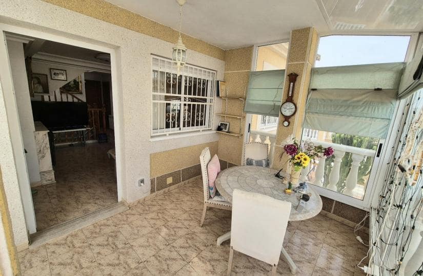 3 slaapkamer Villa te koop in La Florida met zwembad garage - € 270.000 (Ref: 9420430)