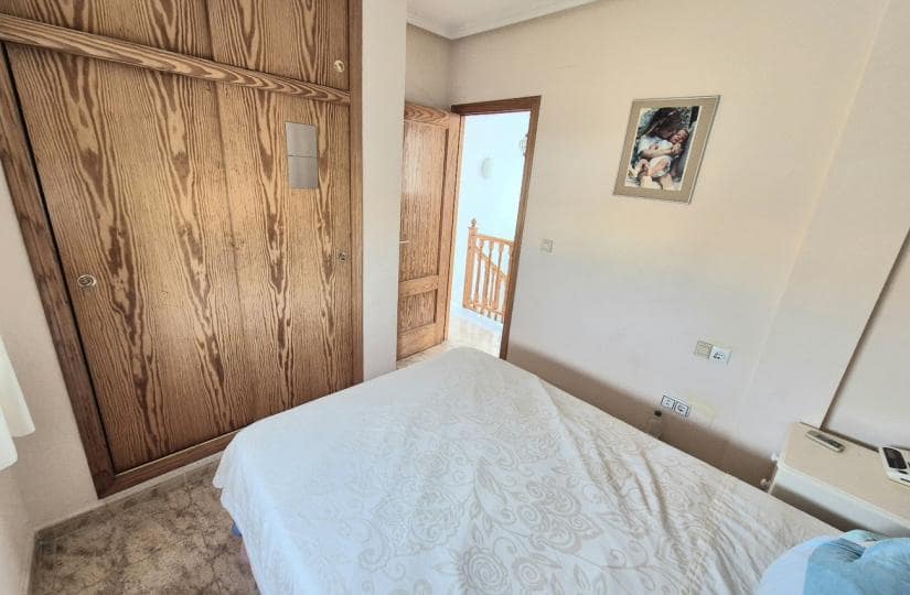 3 slaapkamer Villa te koop in La Florida met zwembad garage - € 270.000 (Ref: 9420430)