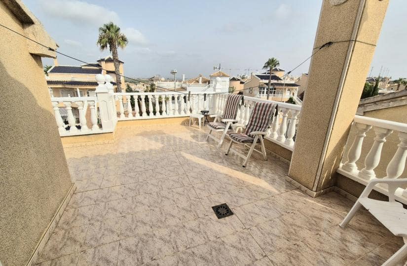 3 slaapkamer Villa te koop in La Florida met zwembad garage - € 270.000 (Ref: 9420430)