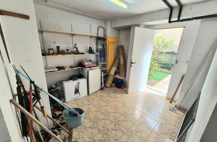 3 slaapkamer Villa te koop in La Florida met zwembad garage - € 270.000 (Ref: 9420430)