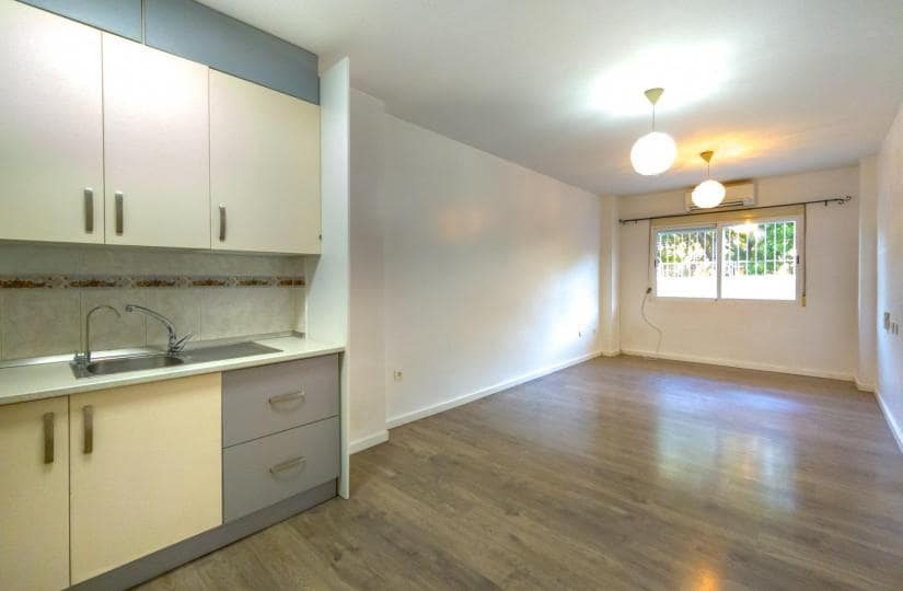 3 soveværelse Lejlighed til salg i Torrevieja - € 149.900 (Ref: 9420434)