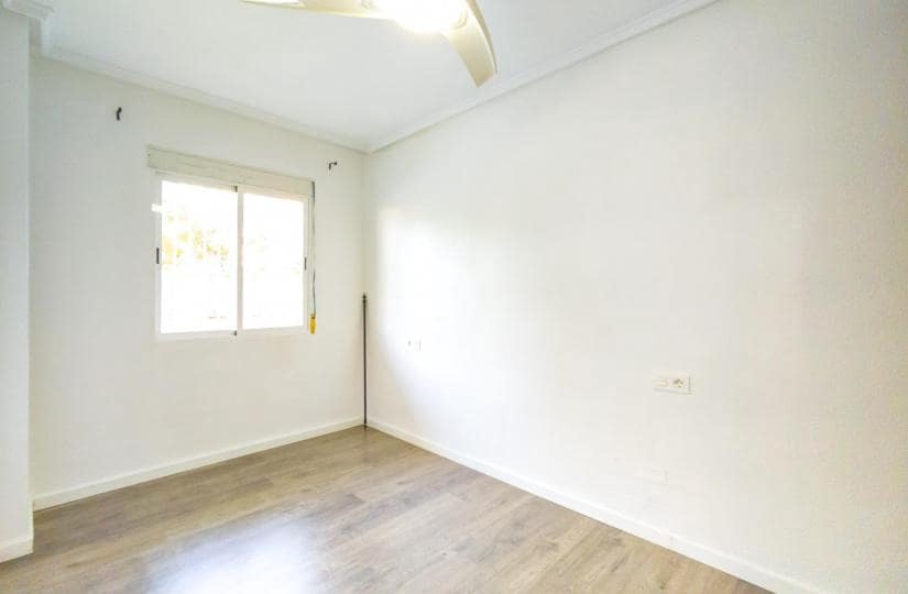 3 soveværelse Lejlighed til salg i Torrevieja - € 149.900 (Ref: 9420434)