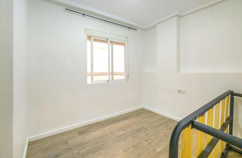 3 soveværelse Lejlighed til salg i Torrevieja - € 149.900 (Ref: 9420434)