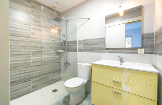 3 soveværelse Lejlighed til salg i Centro - Muelle Pesquero, Torrevieja - € 149.900 (Ref: 9420434)