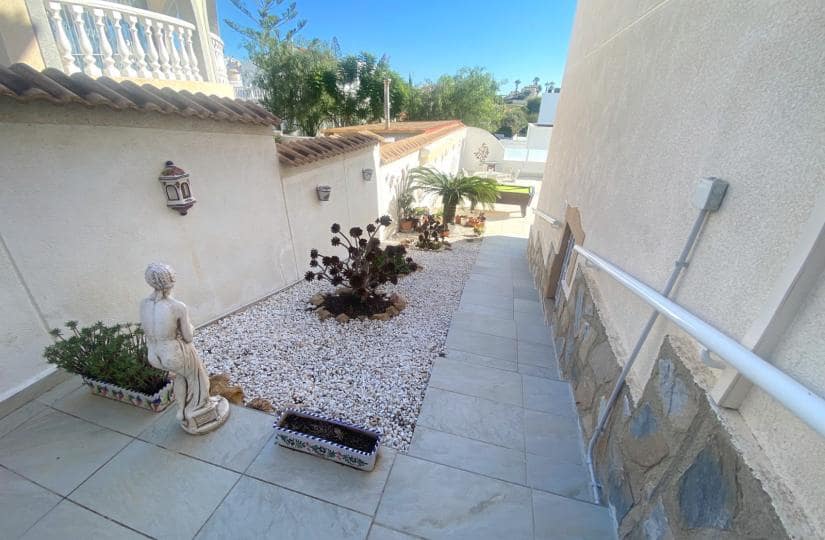 3 bedroom Villa for sale in Ciudad Quesada with pool garage - € 575,000 (Ref: 9420441)