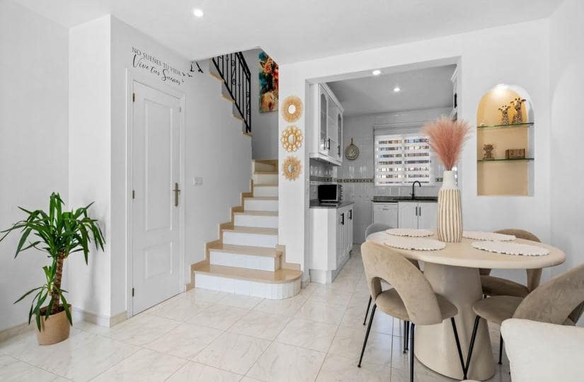 3 bedroom Semi-detached Villa for sale in Benijofar with pool garage - € 269,000 (Ref: 9424142)