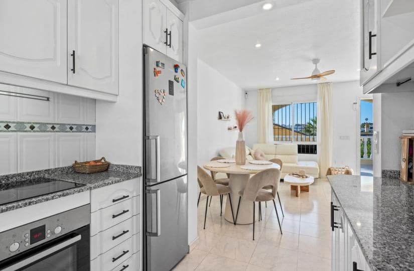 3 bedroom Semi-detached Villa for sale in Benijofar with pool garage - € 269,000 (Ref: 9424142)