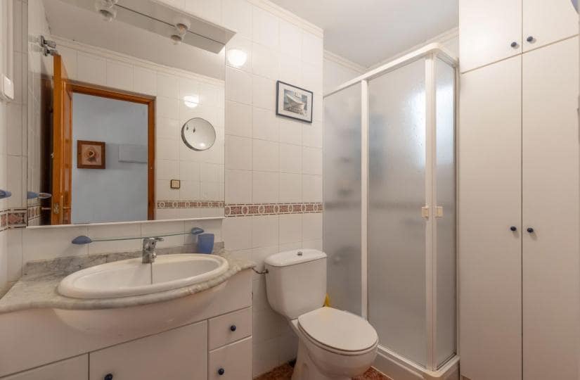 2 makuuhuone Huoneisto myytävänä paikassa Torrevieja mukana 
autotalli - 114 900 € (Ref: 9424146)