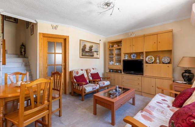 3 bedroom Semi-detached Villa for sale in Torreblanca, Torrevieja with pool - € 276,000 (Ref: 9424147)