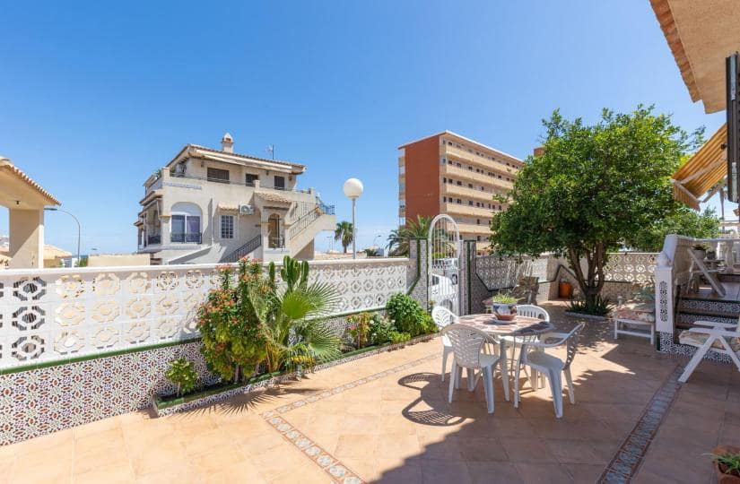 3 bedroom Semi-detached Villa for sale in Torrevieja with pool - € 276,000 (Ref: 9424147)