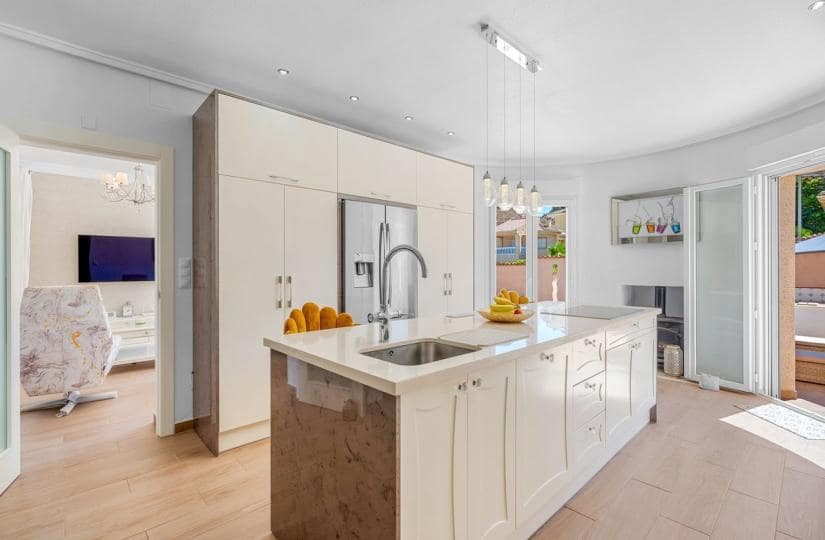 3 bedroom Villa for sale in Rojales with pool garage - € 449,000 (Ref: 9424148)