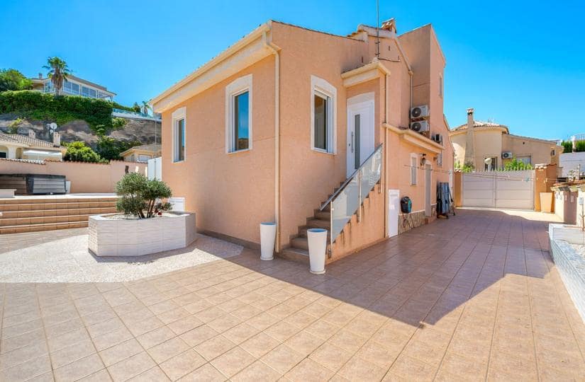 3 bedroom Villa for sale in Rojales with pool garage - € 449,000 (Ref: 9424148)