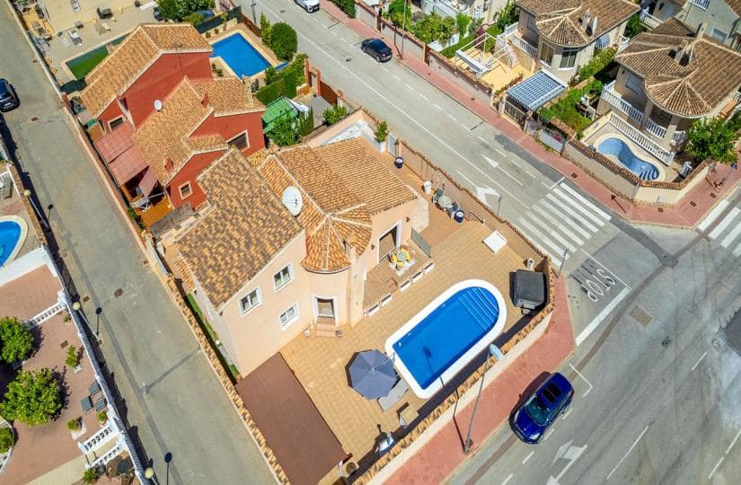 3 bedroom Villa for sale in Rojales with pool garage - € 449,000 (Ref: 9424148)