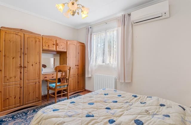 4 soverom Villa til salgs i Vistabella, Orihuela med svømmebasseng garasje - € 350 000 (Ref: 9424150)