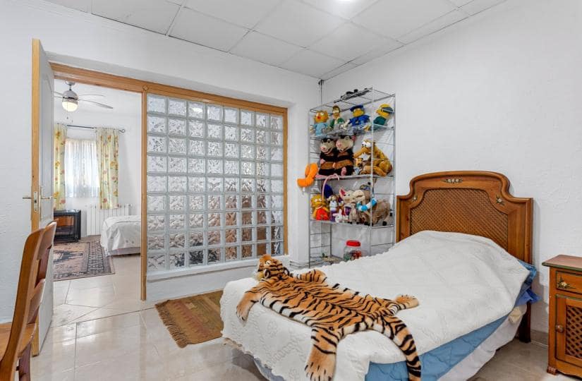 4 bedroom Villa for sale in Vistabella with pool garage - € 350,000 (Ref: 9424150)