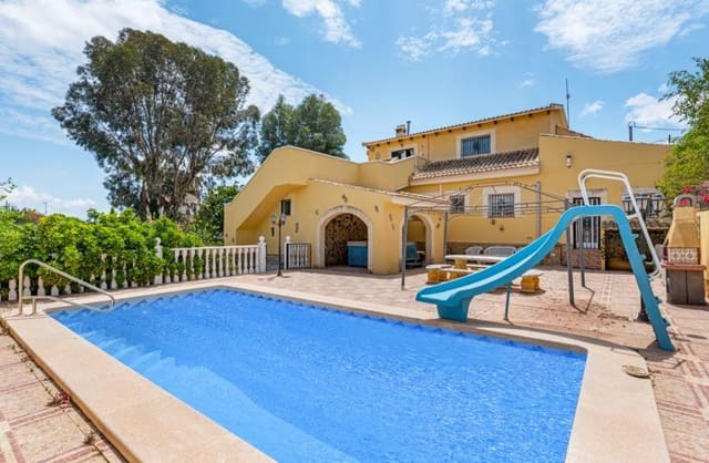 4 soverom Villa til salgs i Vistabella, Orihuela med svømmebasseng garasje - € 350 000 (Ref: 9424150)
