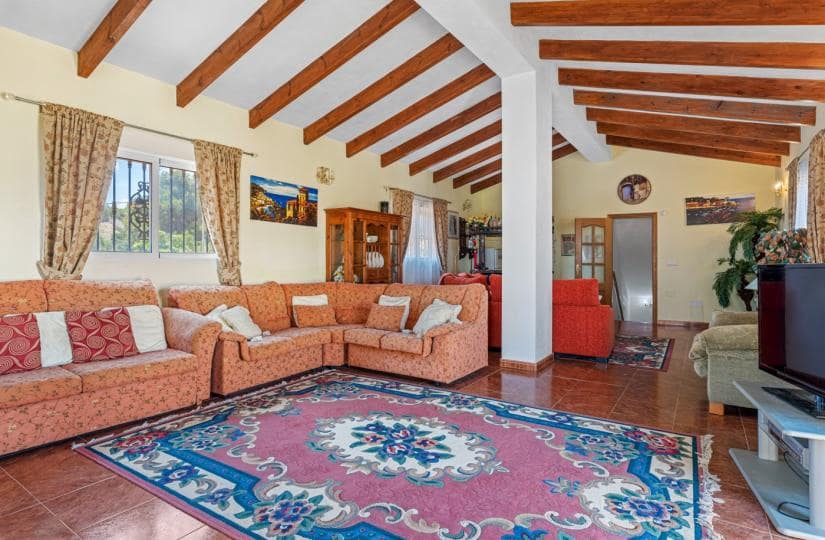 4 bedroom Villa for sale in Vistabella with pool garage - € 350,000 (Ref: 9424150)