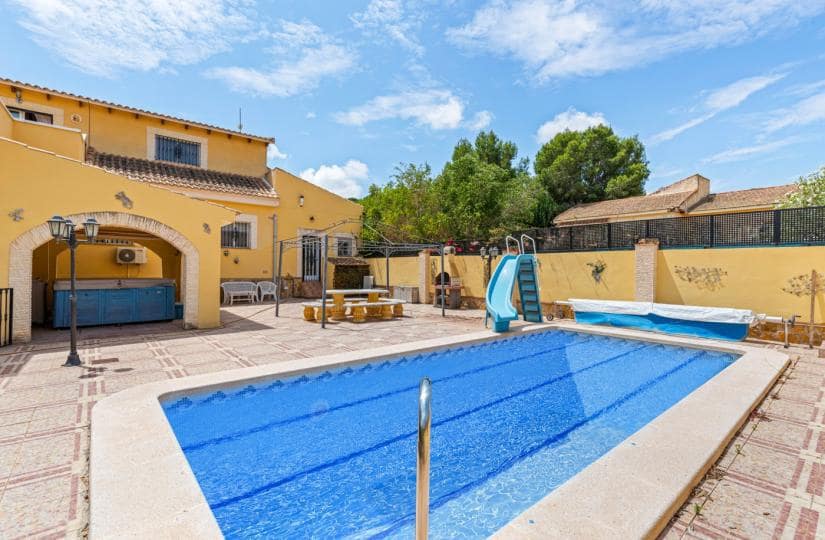4 bedroom Villa for sale in Vistabella with pool garage - € 350,000 (Ref: 9424150)