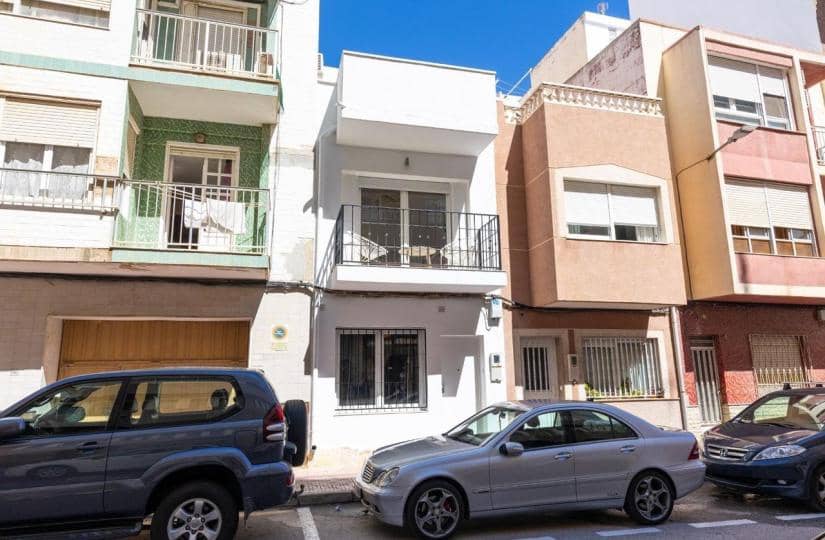 3 soveværelse Byhus til salg i Torrevieja - € 299.900 (Ref: 9425441)