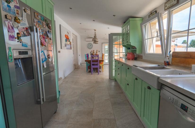 6 soverom Villa til salgs i Heredades med svømmebasseng garasje - € 650 000 (Ref: 9425444)