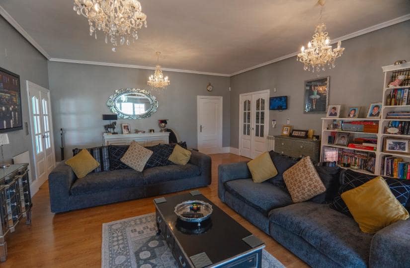 6 soverom Villa til salgs i Heredades med svømmebasseng garasje - € 650 000 (Ref: 9425444)