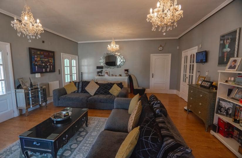 6 soverom Villa til salgs i Heredades med svømmebasseng garasje - € 650 000 (Ref: 9425444)