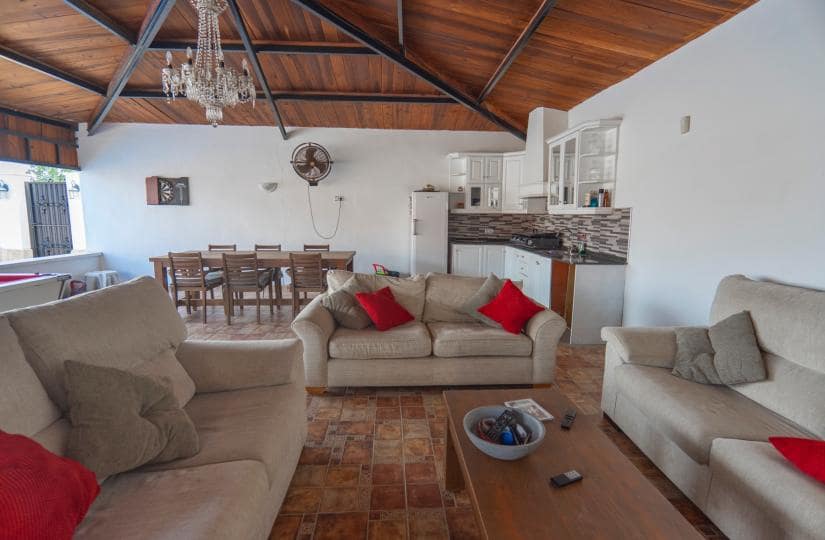 6 soverom Villa til salgs i Heredades med svømmebasseng garasje - € 650 000 (Ref: 9425444)