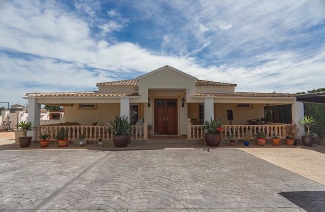 6 soverom Villa til salgs i Heredades, Almoradí med svømmebasseng garasje - € 650 000 (Ref: 9425444)