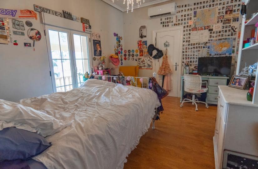 6 soverom Villa til salgs i Heredades med svømmebasseng garasje - € 650 000 (Ref: 9425444)