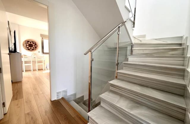 4 soveværelse Byhus til salg i Torre de la Horadada, Pilar de la Horadada med swimmingpool garage - € 650.000 (Ref: 9425445)