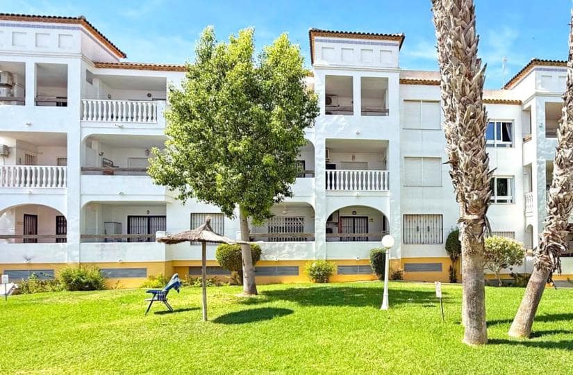 2 bedroom Apartment for sale in Villamartin with pool garage - € 199,000 (Ref: 9425449)