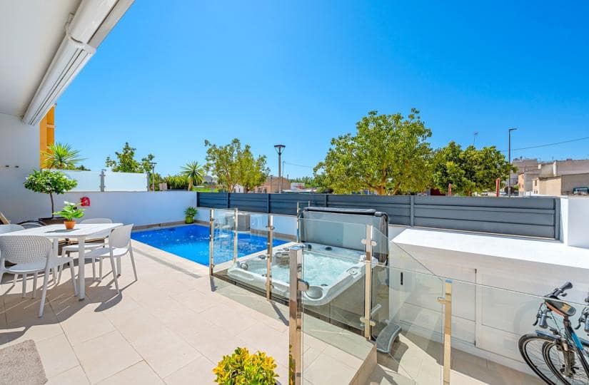 3 bedroom Townhouse for sale in Formentera del Segura with pool - € 339,000 (Ref: 9425459)