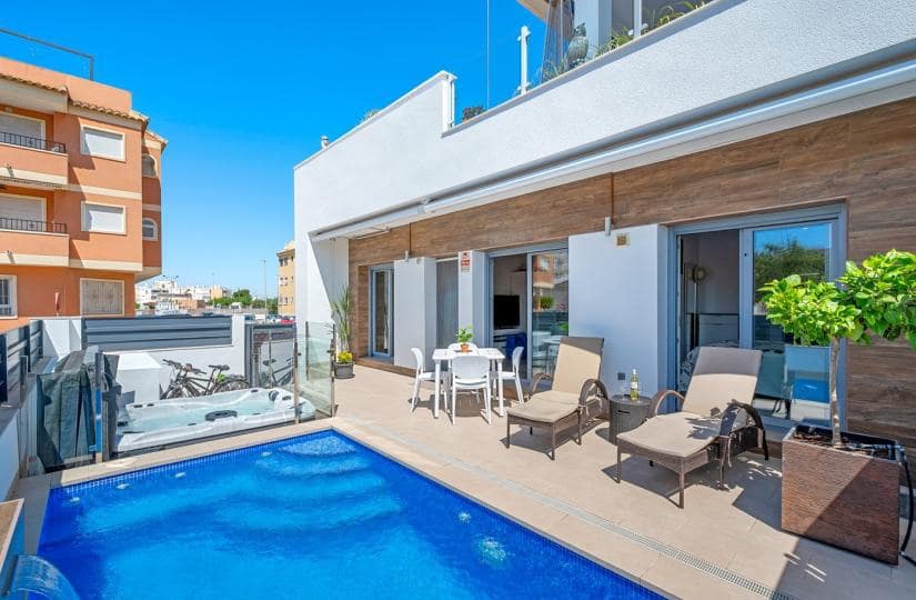 3 bedroom Townhouse for sale in Formentera del Segura with pool - € 339,000 (Ref: 9425459)