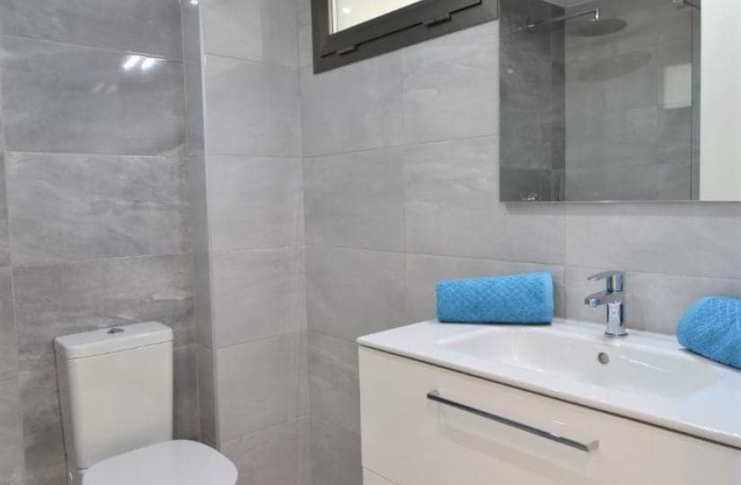 2 soveværelse Lejlighed til salg i Villamartin med swimmingpool - € 241.000 (Ref: 9425463)