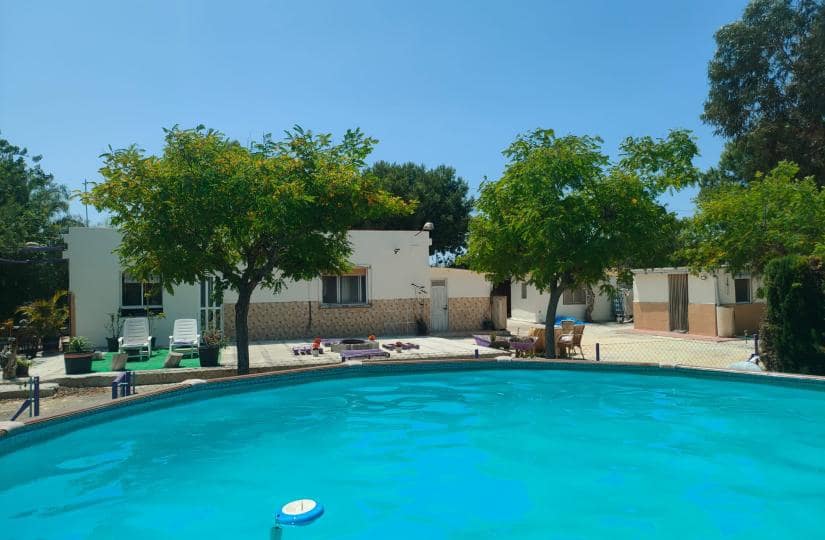 Finca/Casa Rural de 2 habitaciones en Elche / Elx en venta con piscina garaje - 190.000 € (Ref: 9425467)