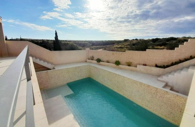 4 bedroom Villa for sale in Gran Alacant with pool garage - € 599,000 (Ref: 9425472)