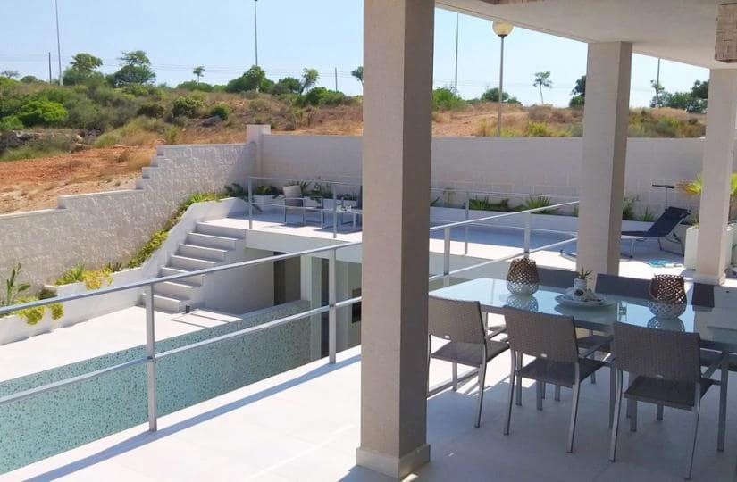 4 bedroom Villa for sale in Gran Alacant with pool garage - € 599,000 (Ref: 9425472)