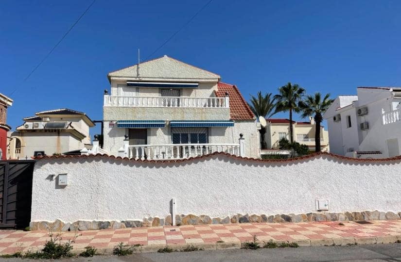 3 bedroom Villa for sale in Ciudad Quesada with pool garage - € 375,000 (Ref: 9425474)