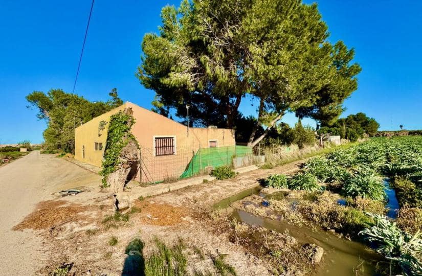 4 bedroom Finca/Country House for sale in Guardamar del Segura with garage - € 190,000 (Ref: 9425475)