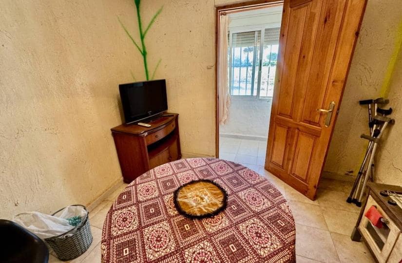 4 bedroom Finca/Country House for sale in Guardamar del Segura with garage - € 190,000 (Ref: 9425475)