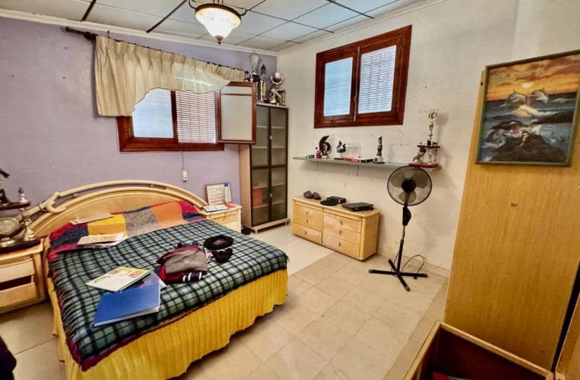 4 bedroom Finca/Country House for sale in Guardamar del Segura with garage - € 190,000 (Ref: 9425475)