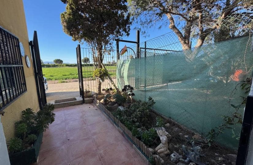 4 bedroom Finca/Country House for sale in Guardamar del Segura with garage - € 190,000 (Ref: 9425475)