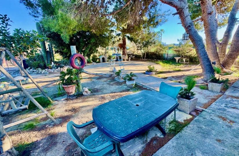 4 bedroom Finca/Country House for sale in Guardamar del Segura with garage - € 190,000 (Ref: 9425475)