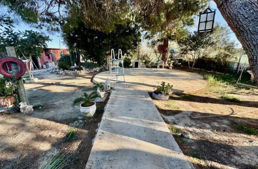 4 bedroom Finca/Country House for sale in Guardamar del Segura with garage - € 190,000 (Ref: 9425475)